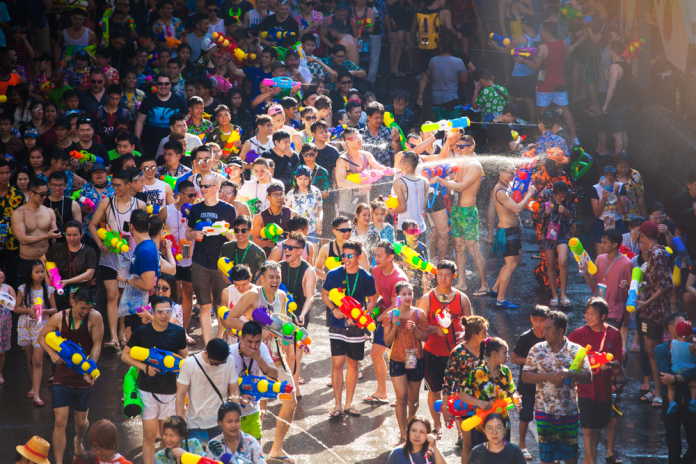 Le-hoi-Songkran-Thai-Lan