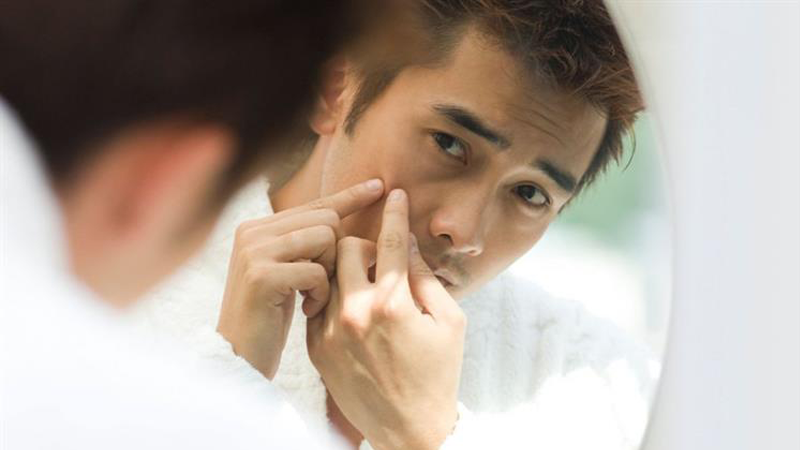 Sử dụng sản phẩm đặc trị nếu có vấn đề về da